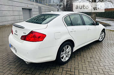 Седан Infiniti G37 2013 в 