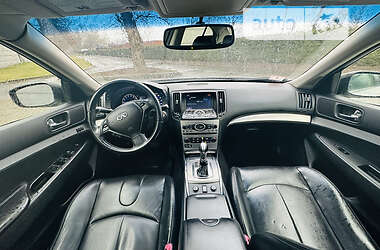 Седан Infiniti G37 2013 в 