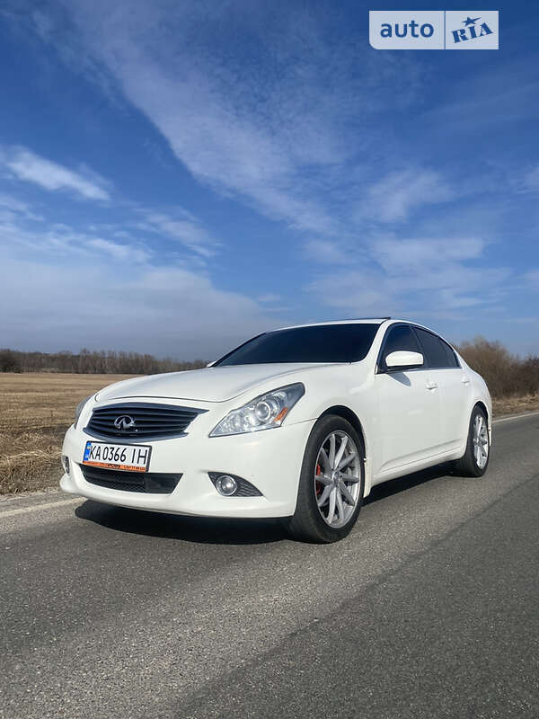Седан Infiniti G37 2012 в Чернигове