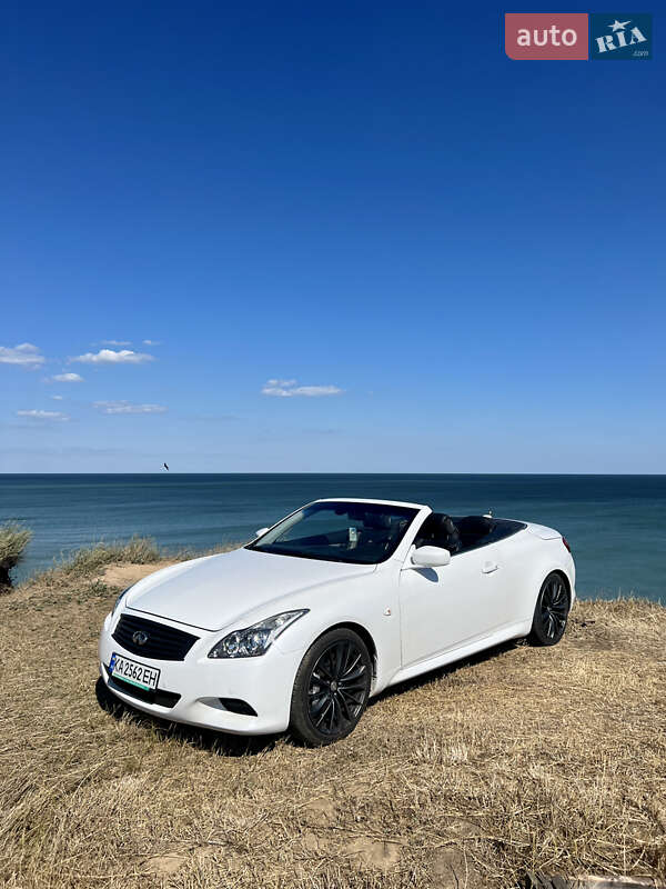 Кабриолет Infiniti G37 2009 в Киеве