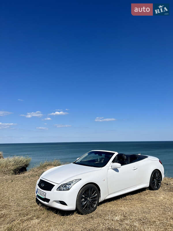Кабриолет Infiniti G37 2009 в Киеве