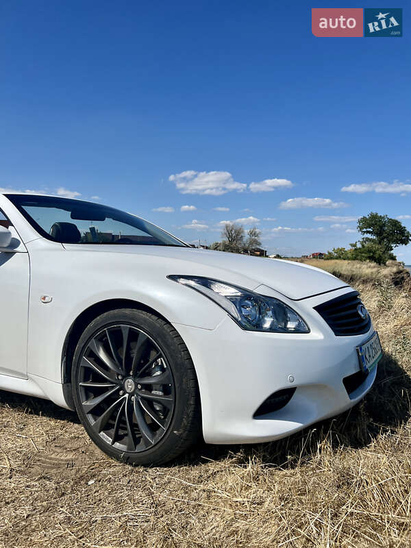 Кабриолет Infiniti G37 2009 в Киеве