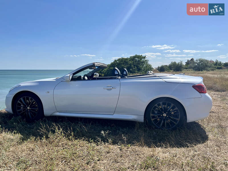 Кабриолет Infiniti G37 2009 в Киеве