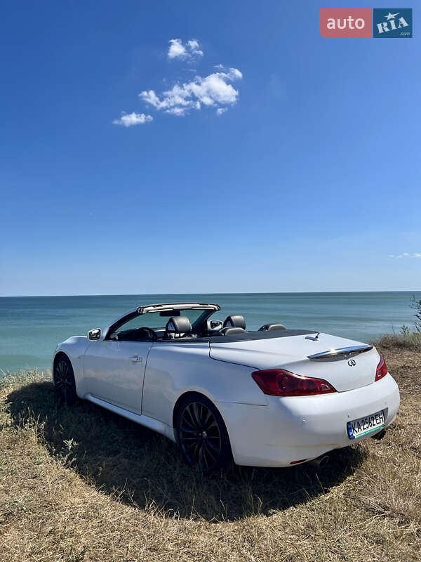 Кабриолет Infiniti G37 2009 в Киеве