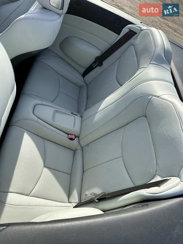 Кабриолет Infiniti G37 2011 в Киеве