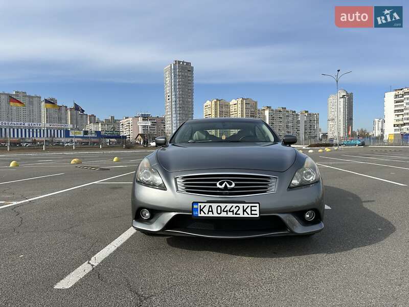 Кабриолет Infiniti G37 2011 в Киеве