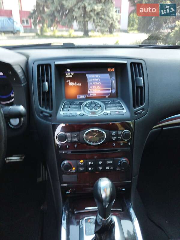 Седан Infiniti G37 2010 в Дніпрі