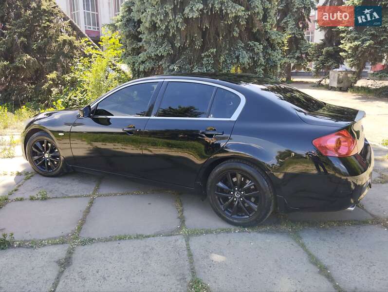 Седан Infiniti G37 2010 в Дніпрі