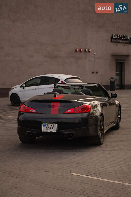 Кабріолет Infiniti G37 2013 в Кам'янському