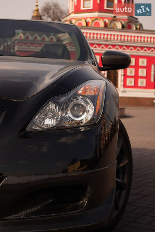 Кабріолет Infiniti G37 2013 в Кам'янському