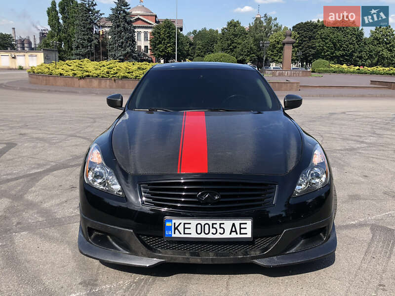 Кабріолет Infiniti G37 2013 в Кам'янському