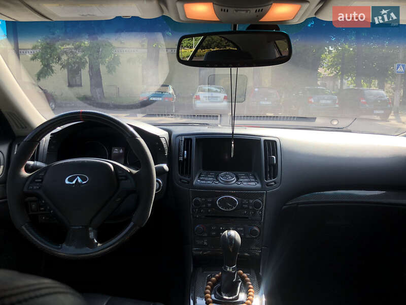 Кабріолет Infiniti G37 2013 в Кам'янському