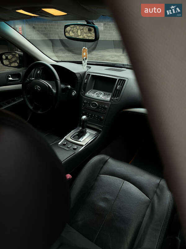 Седан Infiniti G37 2013 в Тернополе