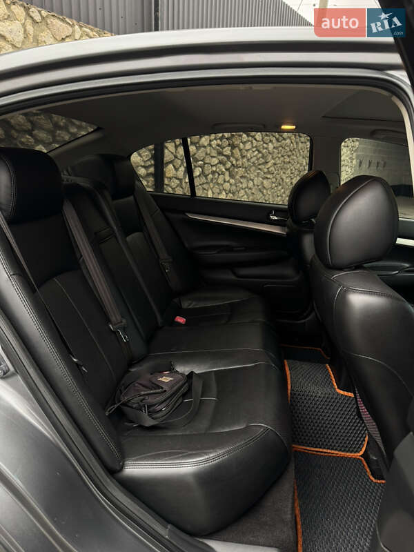 Седан Infiniti G37 2013 в Тернополе