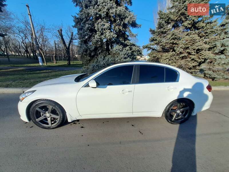 Седан Infiniti G37 2013 в Миколаєві