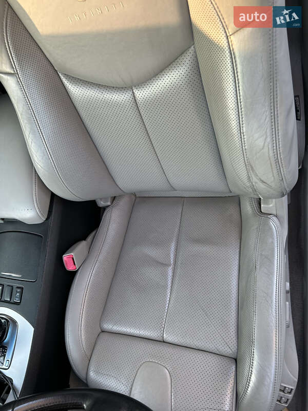 Купе Infiniti G37 2007 в Києві