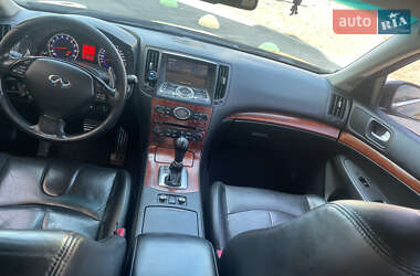 Седан Infiniti G37 2008 в Тростянце