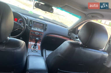 Седан Infiniti G37 2008 в Тростянце