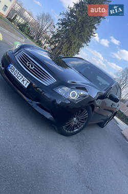 Седан Infiniti G37 2008 в Тростянце