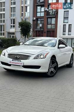 Купе Infiniti G37 2010 в Белогородке