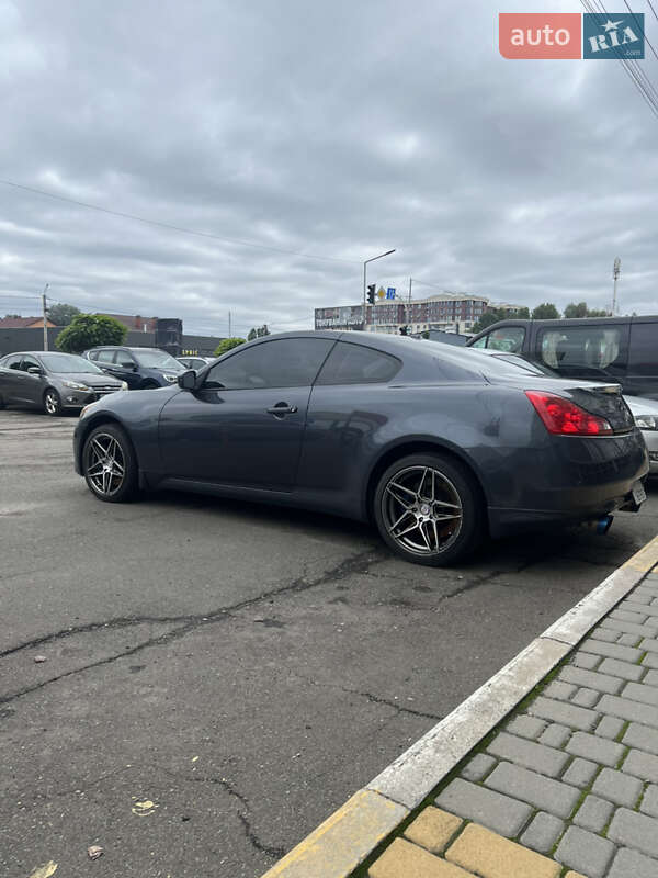 Купе Infiniti G37 2010 в Києві