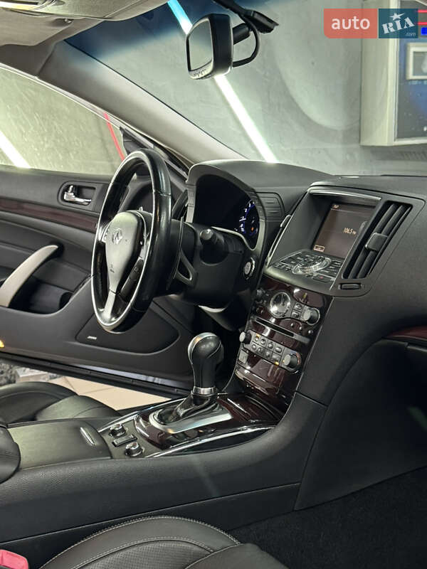 Купе Infiniti G37 2012 в Киеве