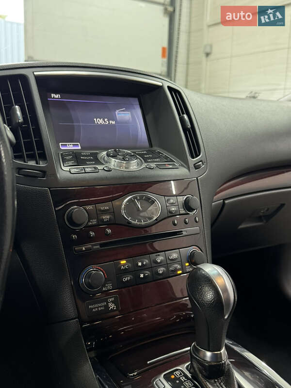 Купе Infiniti G37 2012 в Киеве