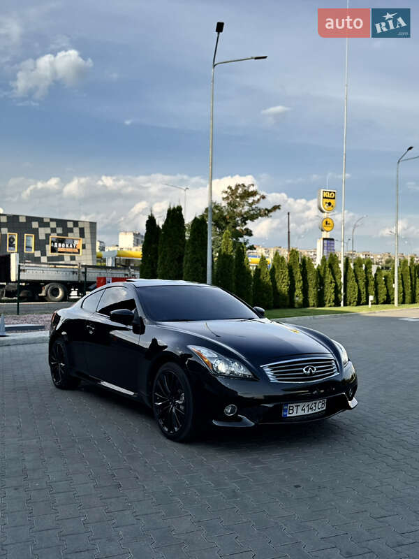 Купе Infiniti G37 2012 в Киеве