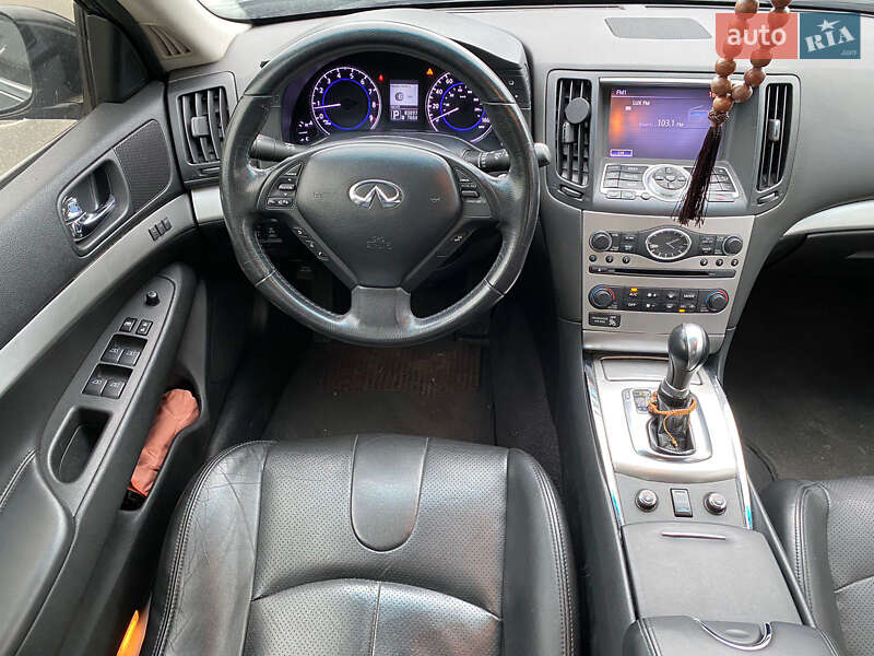 Седан Infiniti G37 2013 в Києві
