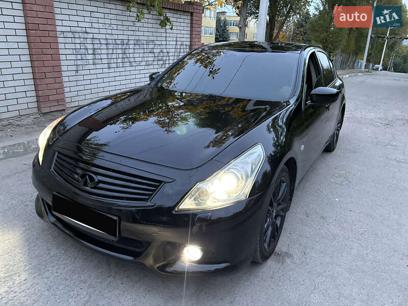 Седан Infiniti G37 2010 в Дніпрі