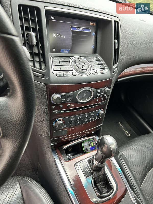 Седан Infiniti G37 2010 в Дніпрі