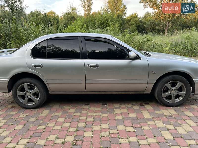 Седан Infiniti I30 1998 в Днепре