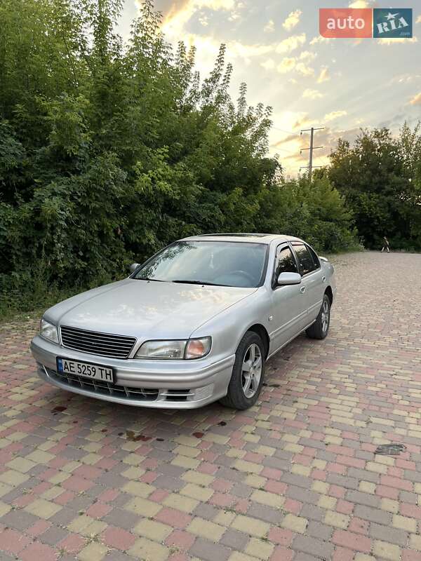 Седан Infiniti I30 1998 в Днепре