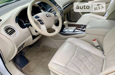 Внедорожник / Кроссовер Infiniti JX35 2012 в Сваляве