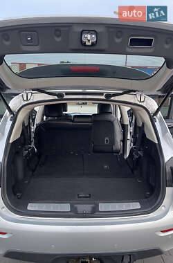 Позашляховик / Кросовер Infiniti JX35 2013 в 