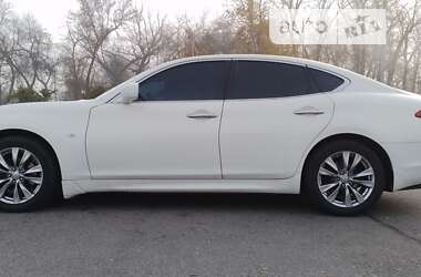 Седан Infiniti M25 2012 в Чернівцях