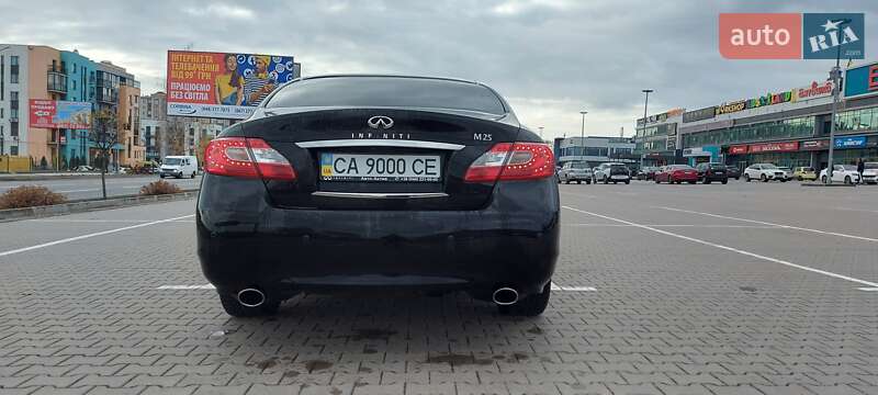Седан Infiniti M25 2012 в Киеве