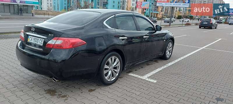 Седан Infiniti M25 2012 в Киеве