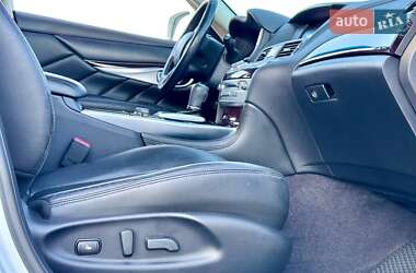Седан Infiniti M25 2012 в 