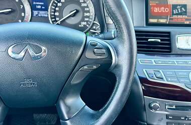 Седан Infiniti M25 2012 в 