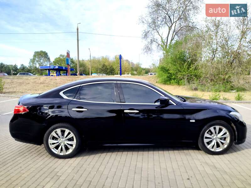 Седан Infiniti M25 2012 в Запоріжжі