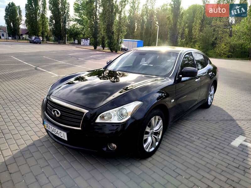 Седан Infiniti M25 2012 в Запоріжжі