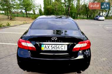 Седан Infiniti M25 2012 в 