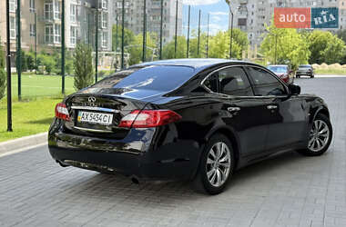 Седан Infiniti M25 2012 в 