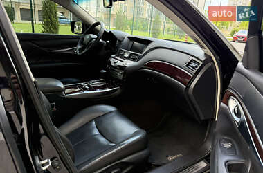 Седан Infiniti M25 2012 в 