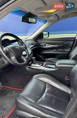 Седан Infiniti M25 2013 в 