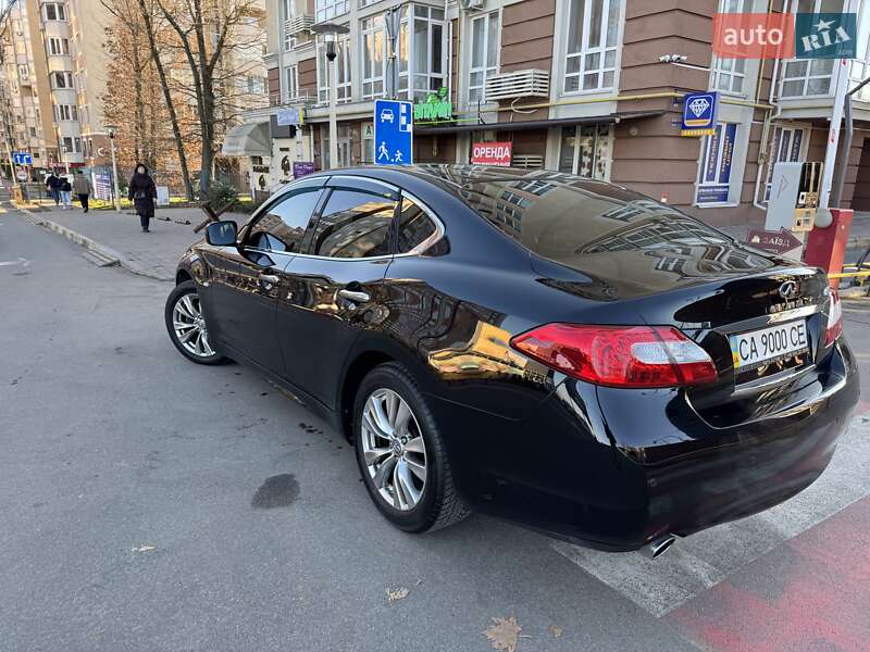 Седан Infiniti M25 2012 в Киеве