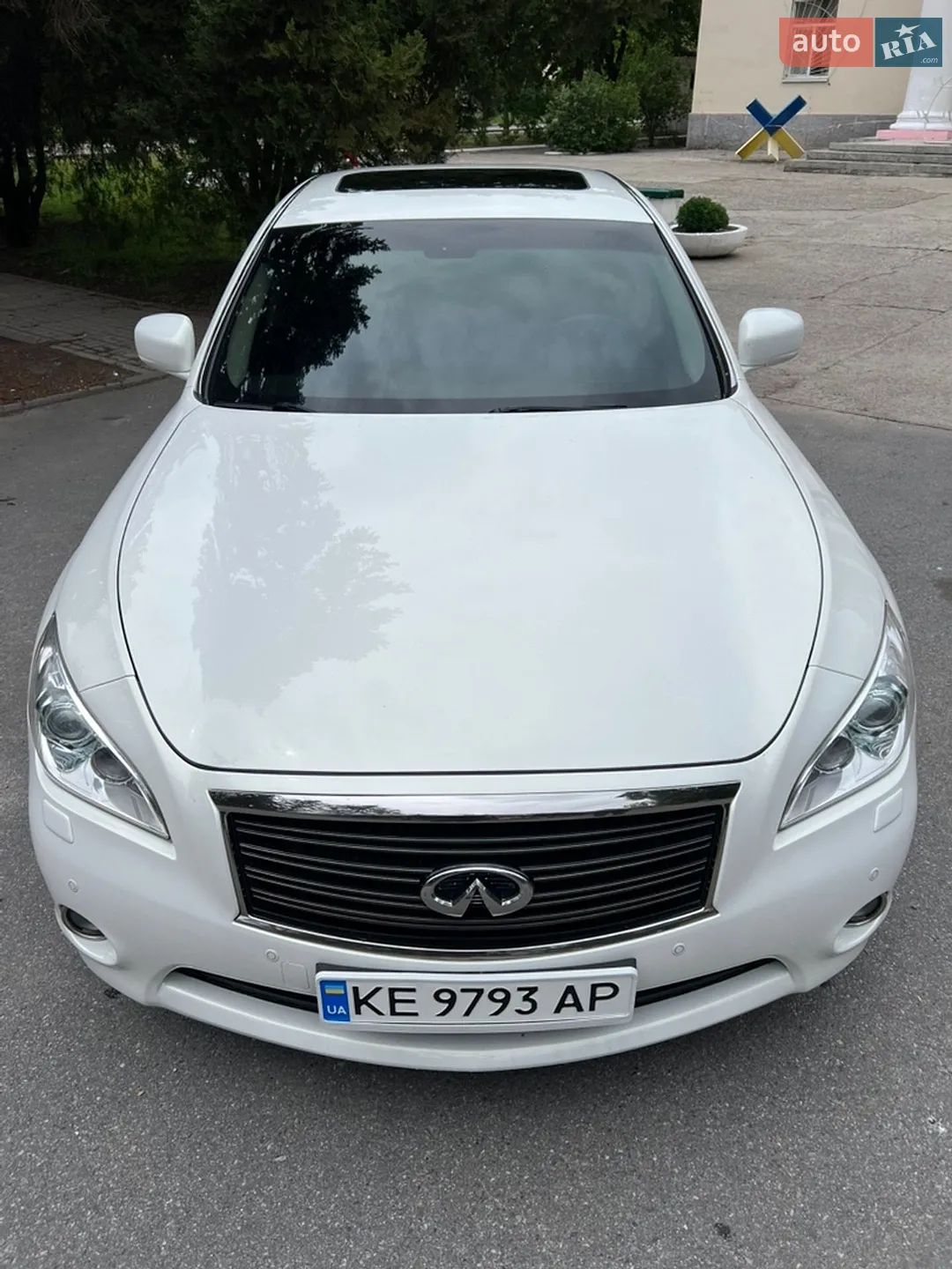 2011 Infiniti M - мініатюра 10