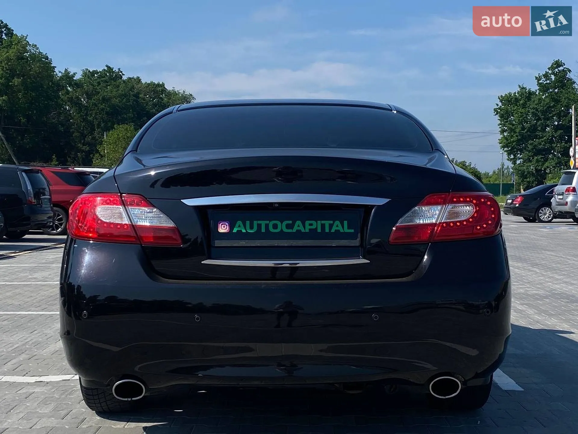 2011 Infiniti M - мініатюра 12