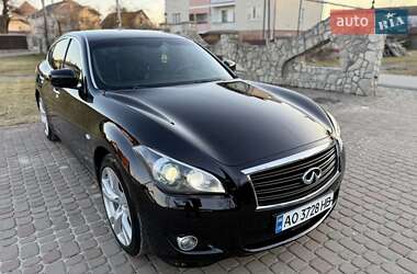 Седан Infiniti M30 2010 в 